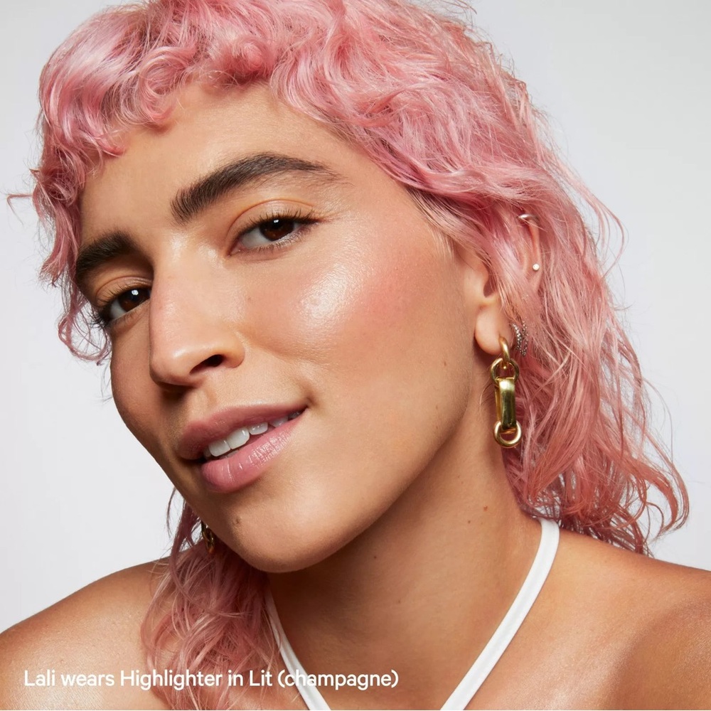 Milk ‘Lit’ Dewy Cream Highlighter Stick - Picture 3 of 10